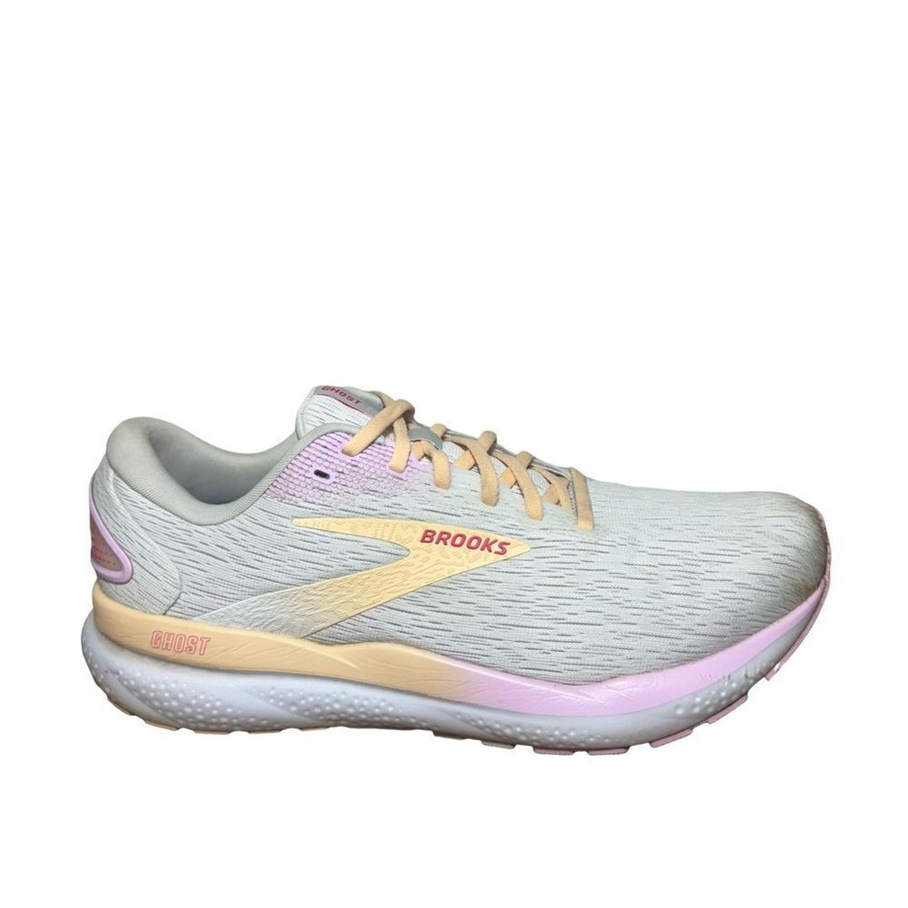 Brooks Ghost 16 Women's Running Shoes - Cream and Pink size 11 B